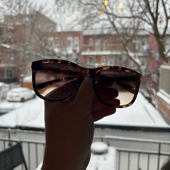 ✨ 2/$30 ✨ Tortoise Shell Calvin Klein Acetate Sunglasses - Picture 2 of 4